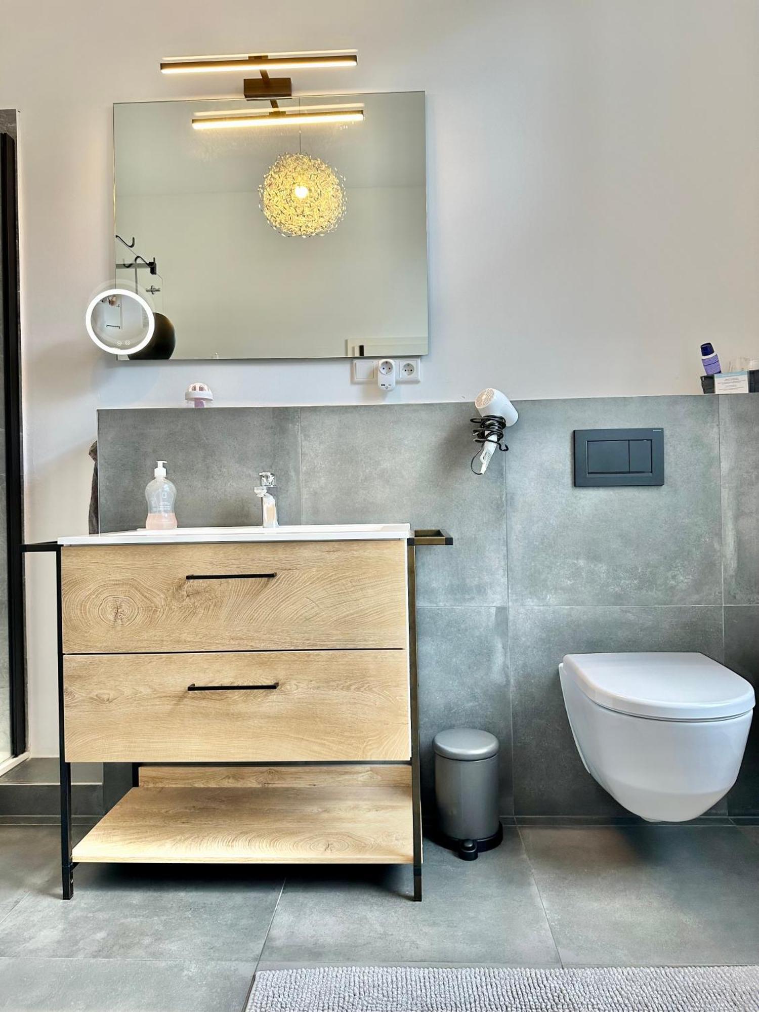 Exklusives City-Apartment Im Herzen Oldenburgs Mit Balkon Und Parkplatz A36 المظهر الخارجي الصورة