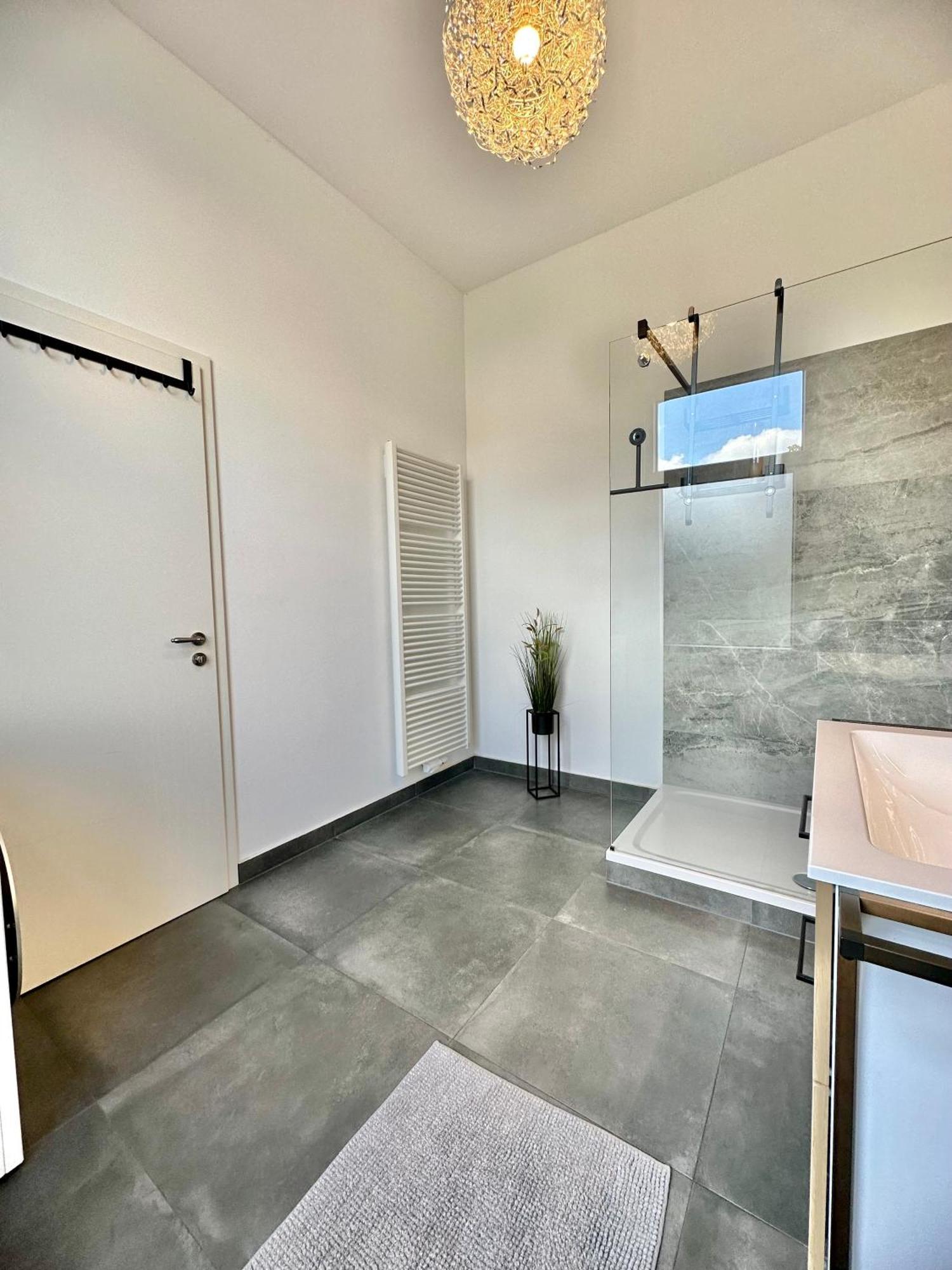 Exklusives City-Apartment Im Herzen Oldenburgs Mit Balkon Und Parkplatz A36 المظهر الخارجي الصورة